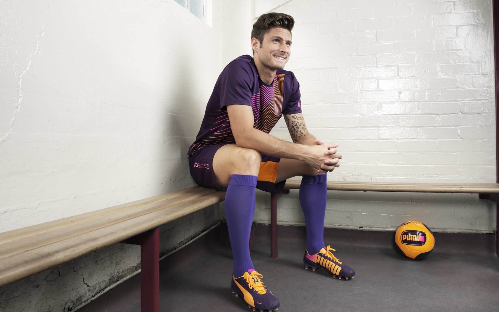 逆境翻盘：球队在落后时实现奇迹逆转，逆境球生